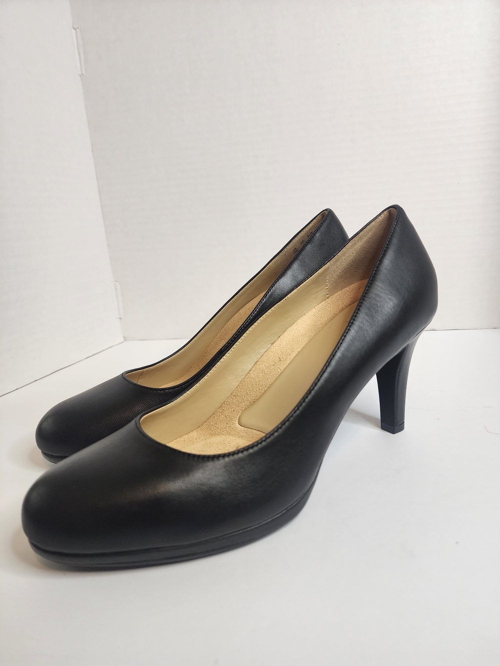 Naturalizer Michelle, Black Leather Round Toe Pumps, NIB. Women's Sz 10W.
